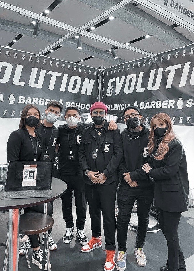 Lee más sobre el artículo La academia profesional de barbería, Evolution Valencia Barber School, acude a Beauty Valencia con su método de trabajo pionero en el sector